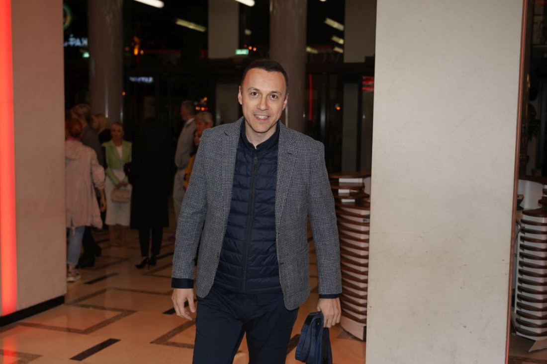 Barbara Bobak zadržana na aerodromu! Agonija traje satima, oglasila se i poručila - "Zaglavljeni smo, nemamo pristup..."