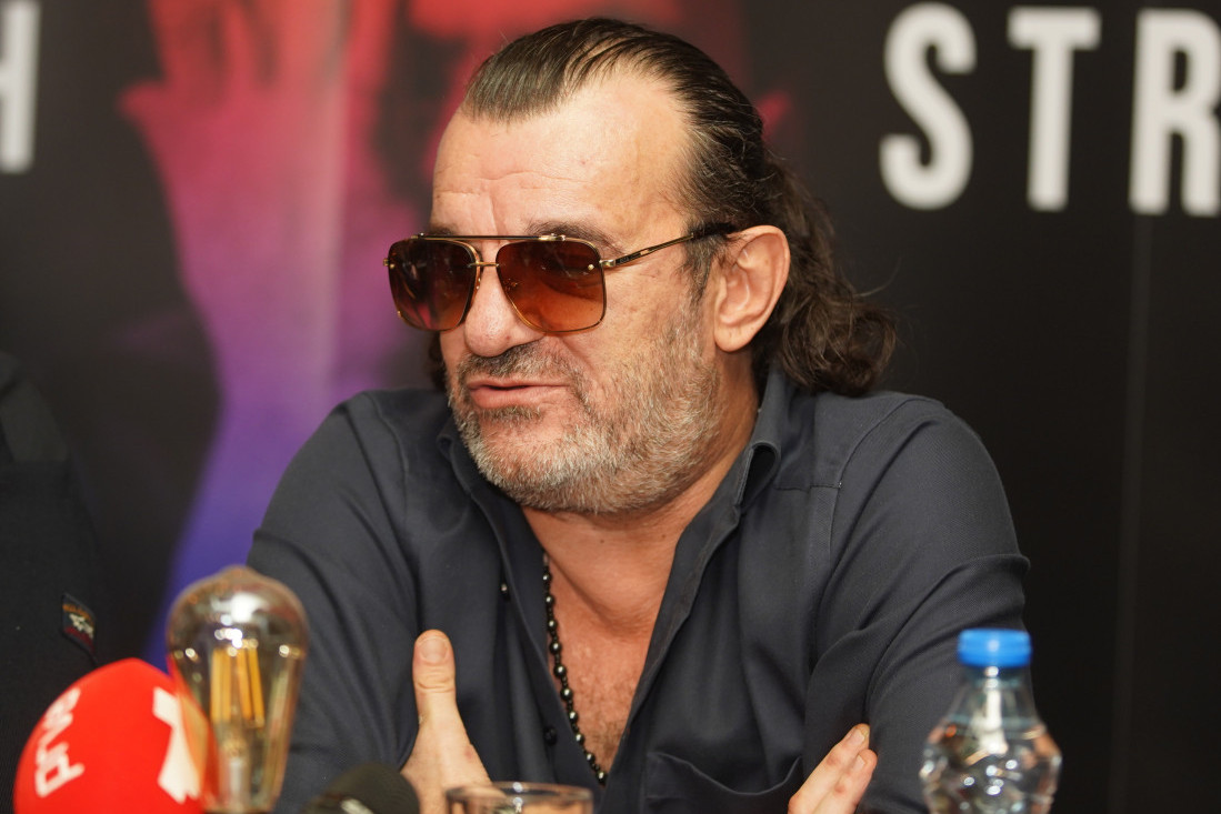 "Kao ćuran i noj" Pevačica bez dlake na jeziku o Mini i Kasperu