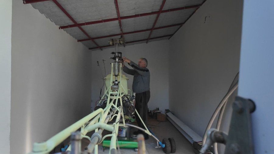 Srbin za Ginisa: Ljubiša iz Ražnja sam napravio helikopter, na njemu radi iz hobija dvadeset punih godina, još malo pa je gotov (FOTO)