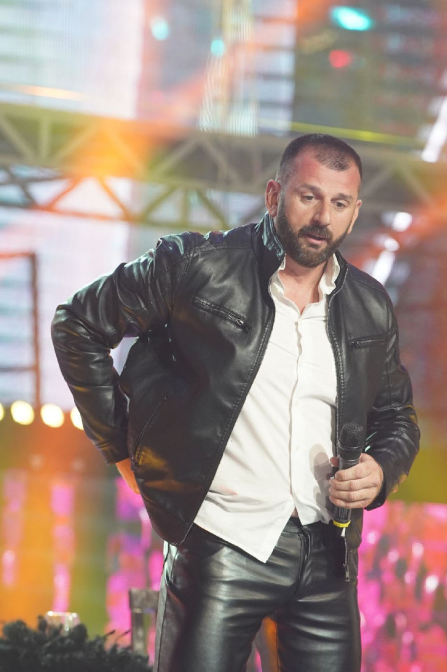 "Skočio sam na pištolj zbog Darka Lazića" Član obezbeđenja spasio život pevaču!