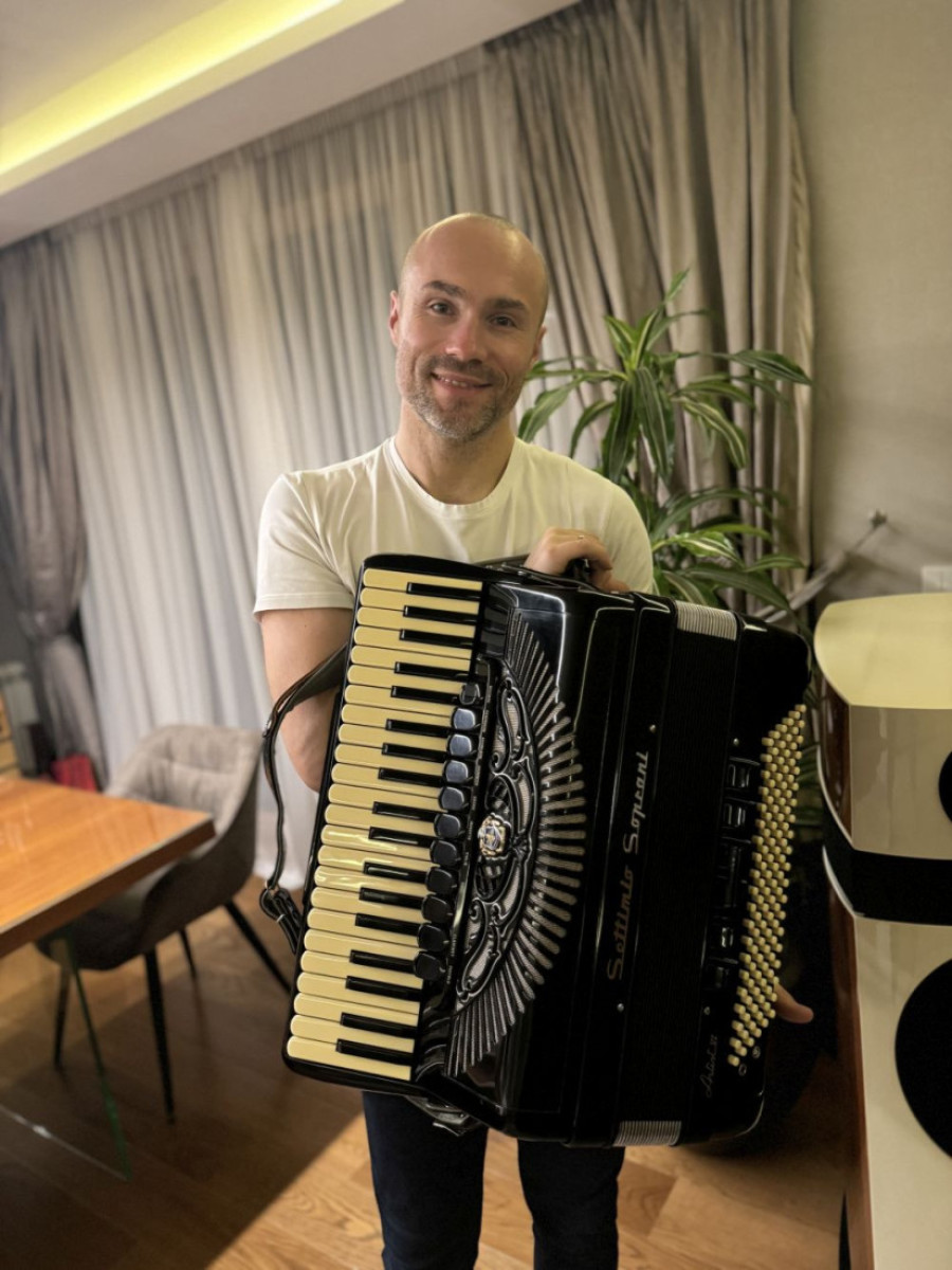 "Hteo je da obeleži razvod!" Naš muzičar otkrio kakve je zahteve imao, jedno ga nije ostavilo ravnodušnim