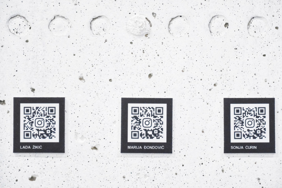 Izložba inspirisana jednom bakom iz Bele Palanke: Tri autorke slave žene i pokazuju njihovu snagu, sposobnost i lepotu (FOTO)