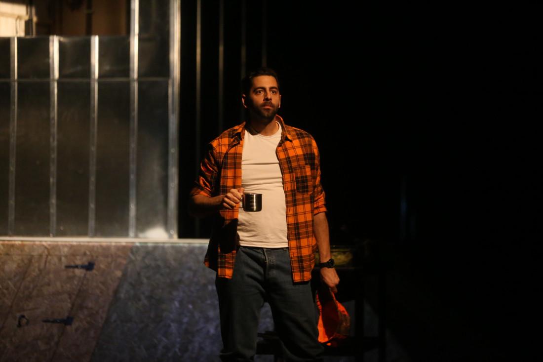 Predstava koja je nastala uoči američkih izbora: Održana premijera "Junaka doba krize" u Ateljeu 212 (FOTO)