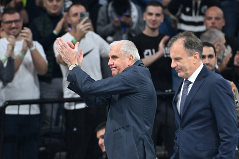 Sve za ljubav, sve za Partizan! Ovako su Grobari dočekali Željka Obradovića pred meč sa Barselonom!