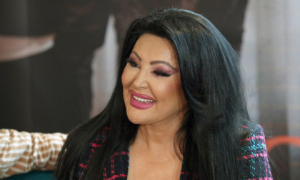Dragana Mirković se baškari u Španiji: Tek da čujete ko ju je tamo odveo! (VIDEO)
