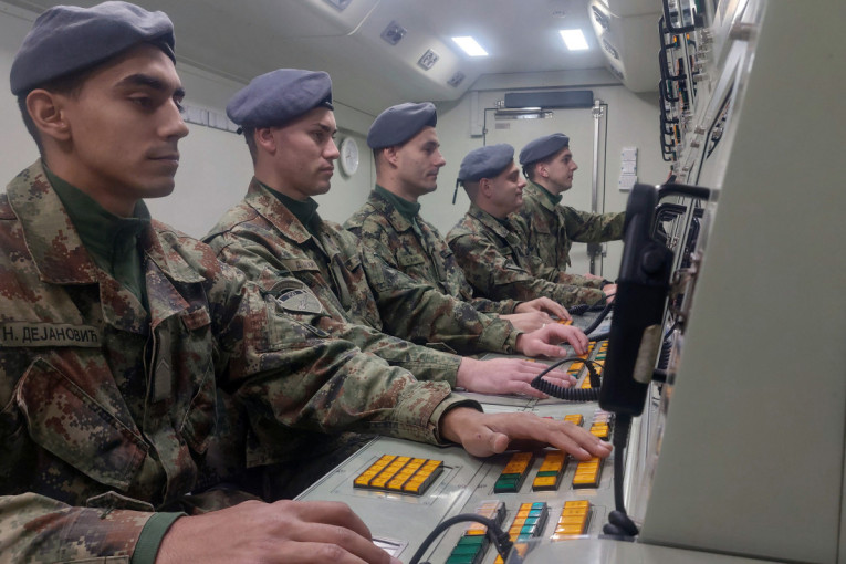 U toku realizacija redovne obuke borbenih posluga raketnog sistema FK-3 (FOTO)