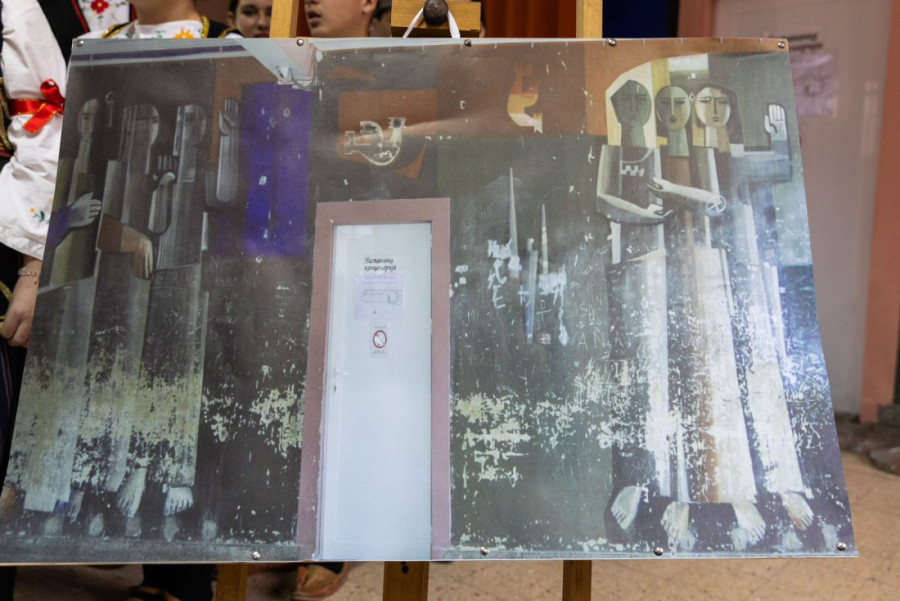 Fondacija "Za srpski narod i državu" donirala sredstva za restauraciju slike "Molitva za mir" Osnovnoj školi "Knez Lazar" u Velikim Kupcima