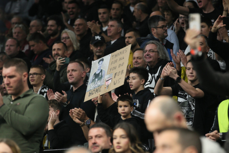 Ledej ponovo pred navijačima Partizana! Grobari ne zaboravljaju šta je uradio za njih! (FOTO, VIDEO)