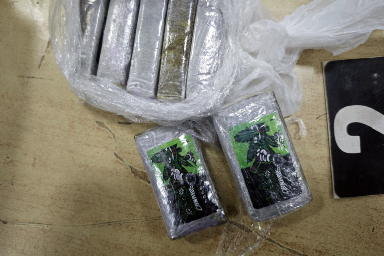 Turčin završio u lisicama: Hašiš krio u margarinu i pršuti (FOTO)