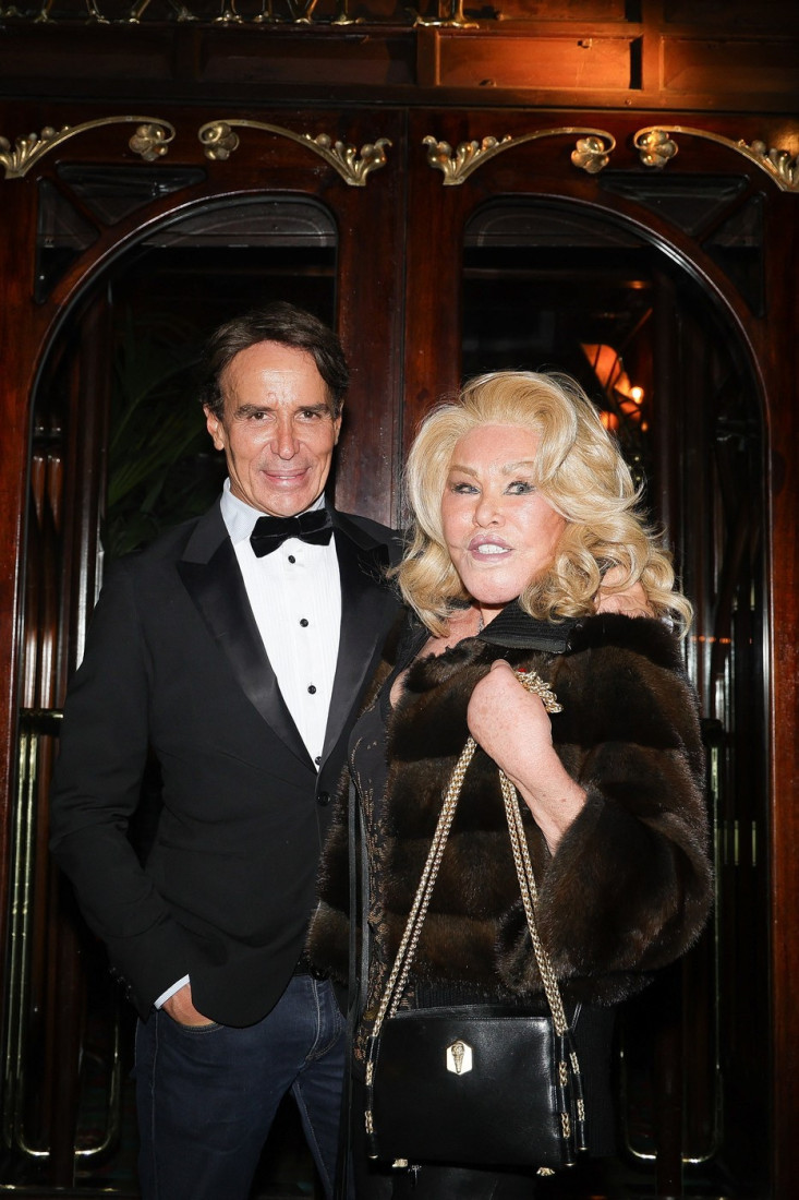 Preminula čuvena "Žena mačka": Glumica poznata po operacijama izgubila životnu bitku