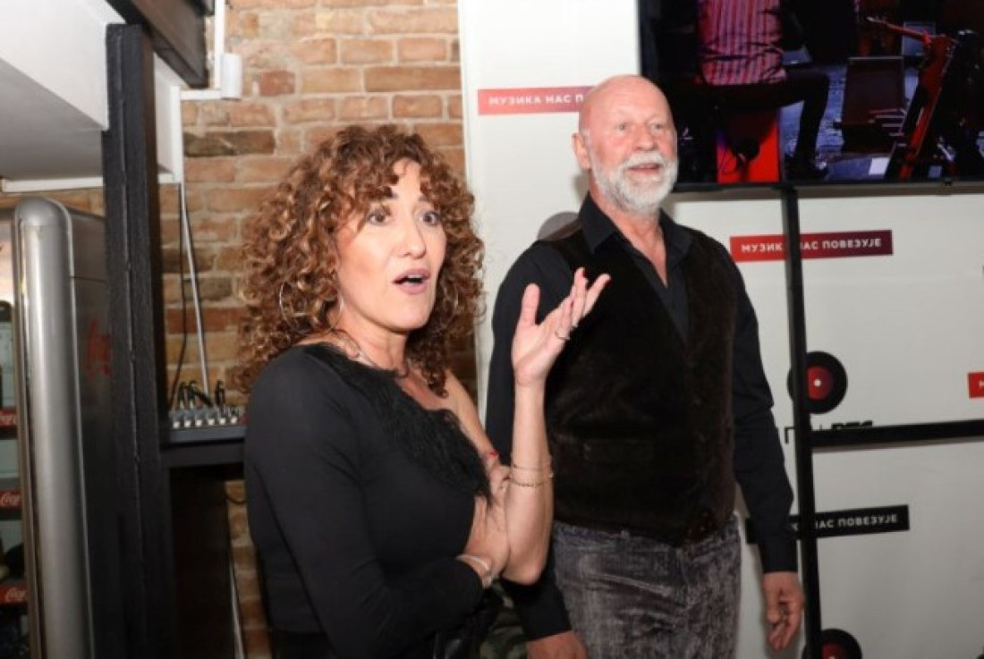 "To je jedna ljigava žena!" Unuk naše pevačice izneo skandalozne tvrdnje: Prekinula je trudnoću, jurila je frajere!
