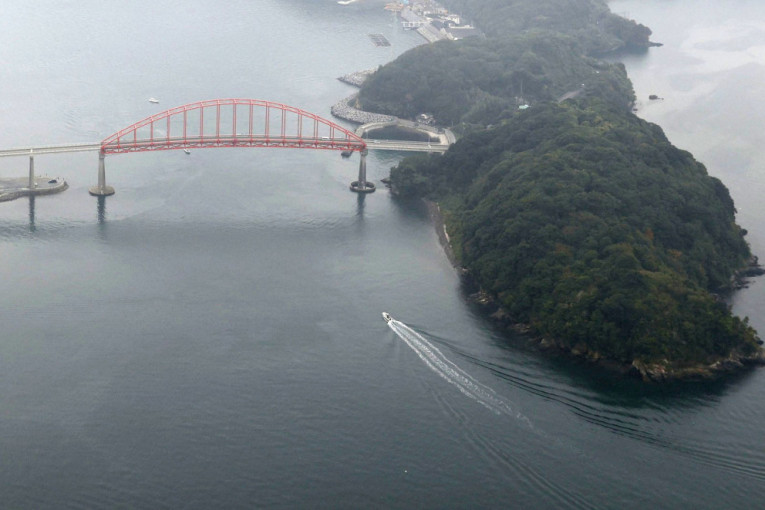 Sudarili se turistički i teretni brod kod Japana: Troje mrtvih, brod težak 19 tona potonuo