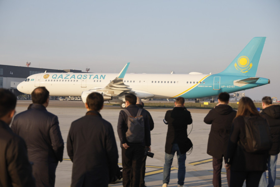 Predsednik Kazahstana stigao u Beograd: Vučić ga dočekao na aerodromu (FOTO/VIDEO)