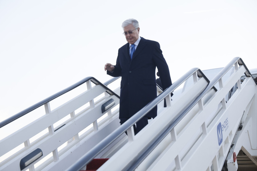 Predsednik Kazahstana stigao u Beograd: Vučić ga dočekao na aerodromu (FOTO/VIDEO)