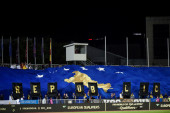 Skandal pred meč tzv. Kosova u Ligi nacija! Na ogradi stadiona zastava sa likom OVK teroriste!