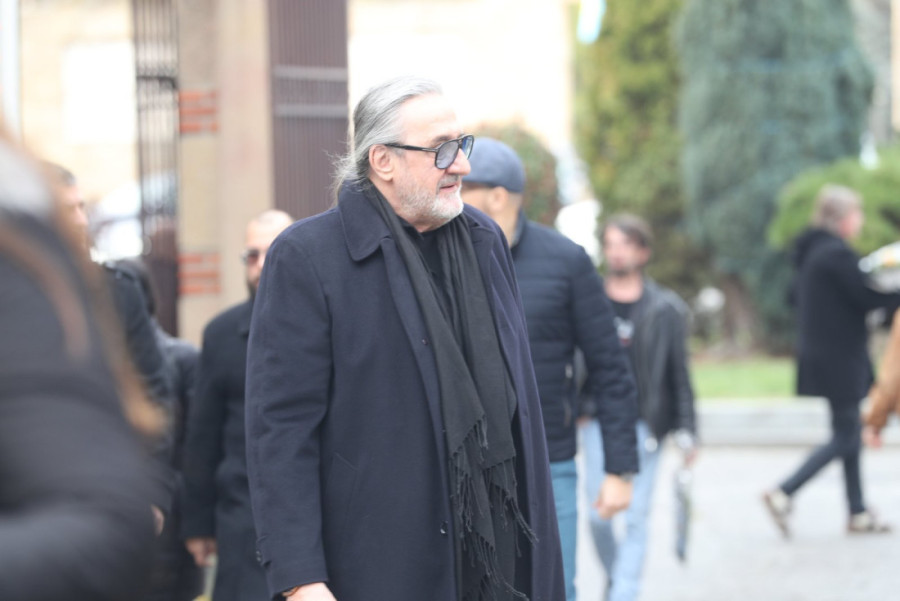 Policija upada u stan pokojnog muža Nikoline Pišek! Blokirana ostavinska rasparava!