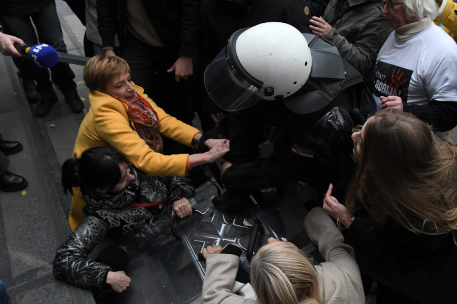 Srpska opozicija: Manipulacija umesto politike