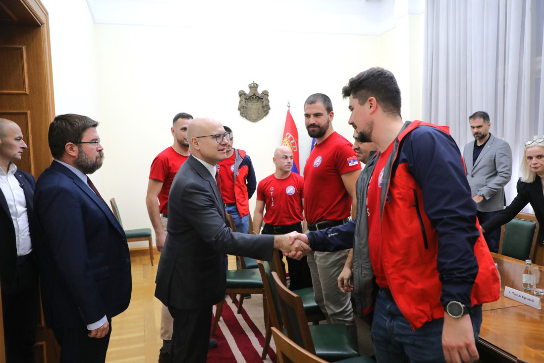 Vučević primio srpske heroje: Njihovo učešće u akciji spasavanja u nesreći u Novom Sadu je najsvetliji primer ljudskosti