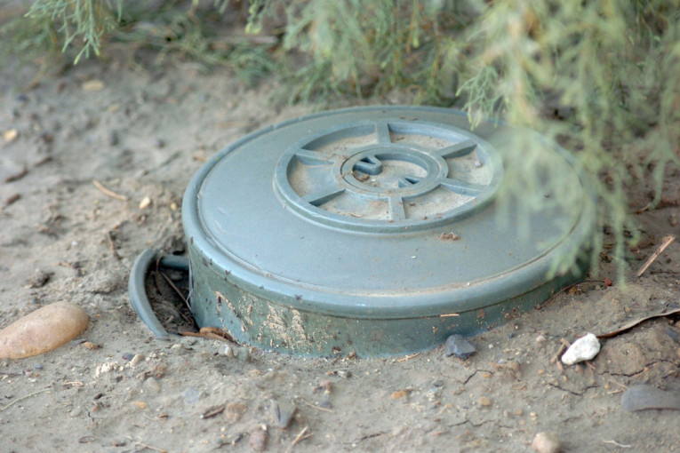 Horor ispred kladionice: Izbodeni mladići na Vračaru, jedan preminuo!