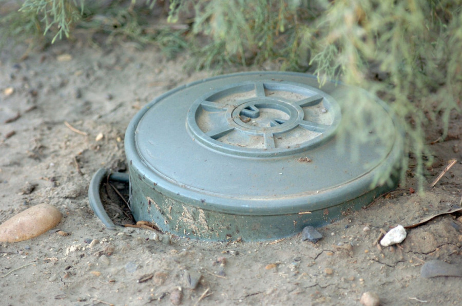 Eksplozivni potezi odlazećeg predsednika: Bajden slanjem zabranjenih mina Kijevu osuđuje Ukrajince na život u strahu