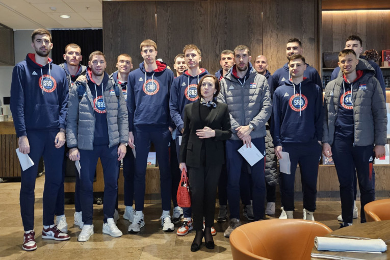 Košarkaši stigli u Kopenhagen: Orlovi spremni za meč koji vodi na prvenstvo Evrope! (GALERIJA)