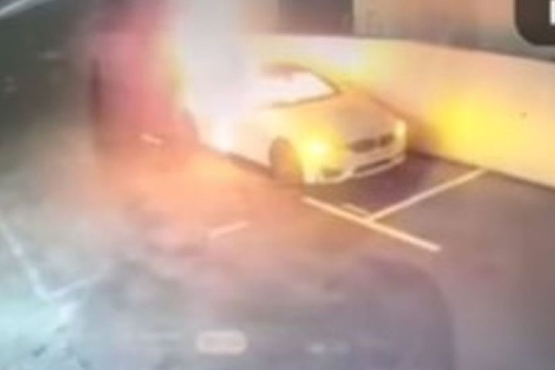 Poznatom tiktokeru zapalili auto: Objavljen snimak incidenta, nudi nagradu onome ko nađe počinioca! (VIDEO)
