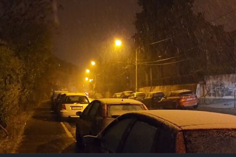 Sneg veje u Srbiji: Oprez na putu, smanjena vidljivost! (VIDEO)