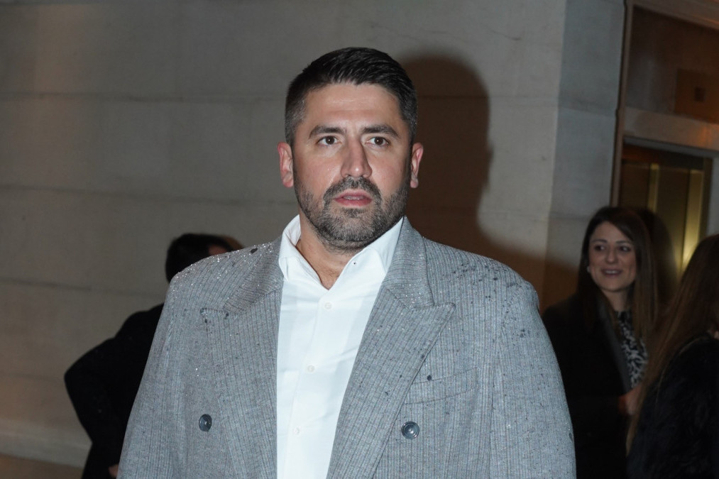 Rađenova bivša uhvaćena sa nepoznatim muškarcem: Evo šta radi u kasne sate nakon razvoda! (FOTO)