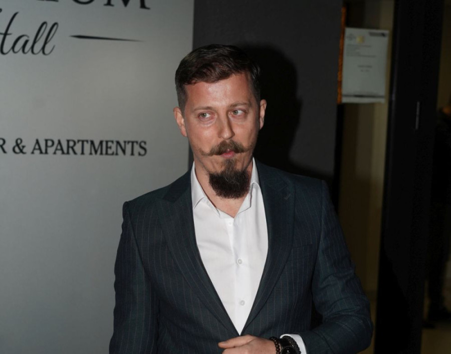 Pevač progovorio o porodičnom životu: Tek sada u braku vidim koliko sam nezreo!