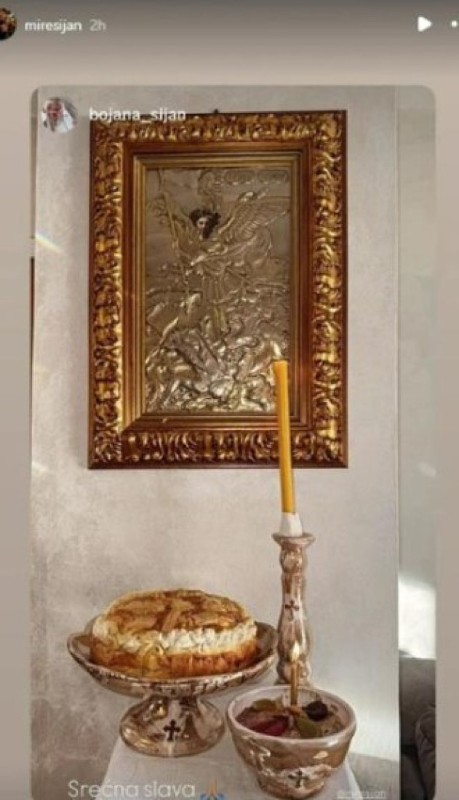 Zlatna ikona i slavski kolač: Ovako se u domu Goce Božinovske proslavio Aranđelovdan