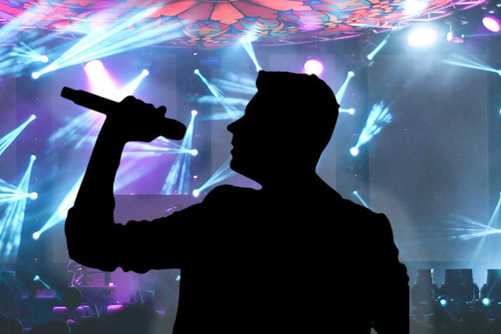 Naš pevač umalo nastradao na slavlju zbog bakšiša: Mislio sam da ću slomiti vrat!