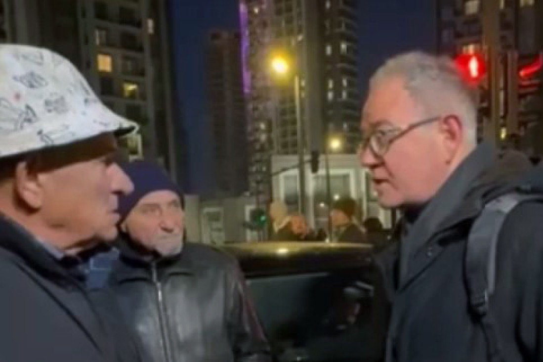 Građani jasno poručili opozicionarima šta misle o njima: Deda očitao lekciju Lutovcu na blokadi u Beogradu na vodi! (VIDEO)