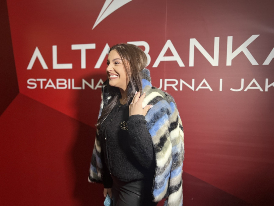 Pevačica se nedavno porodila, a sad ulazi u "Elitu": Mnogi će se obradovati kada je ugledaju