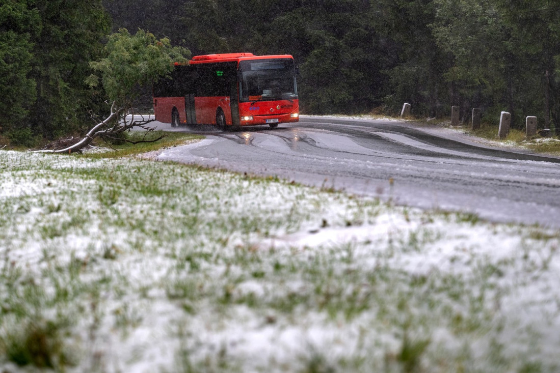 Drama kod Šapca! Mirjanin autobus završio u kanalu, kolaps usred vejavice – a onda se desilo pravo čudo!