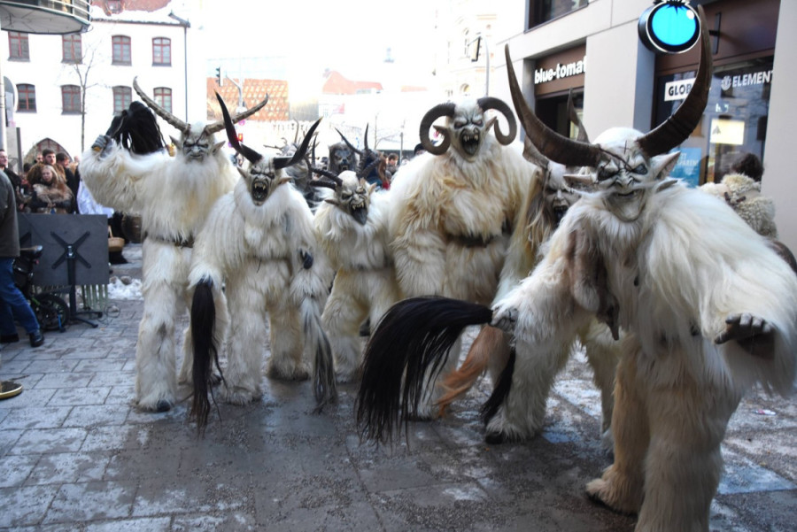 Uživajte u prazničnom haosu: Tradicionalna parada Krampusa u Minhenu - uteraće vam strah u kosti, ali će vas i zabaviti (FOTO/VIDEO)