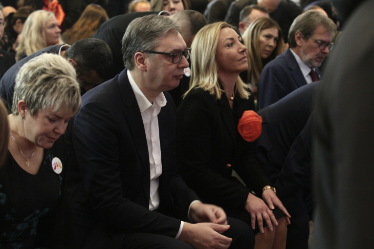 Vučić na konferenciji "Jednake. Sigurne. Osnažene": Nulta tolerancija prema onima koji su sprovodili nasilje nad ženama (FOTO/VIDEO)