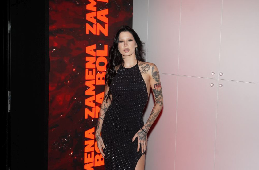 "Leteli smo 160 metara" Uki Ku otkrila detalje jezive saobraćajke koja je zamalo koštala života: Probudio me je udarac!