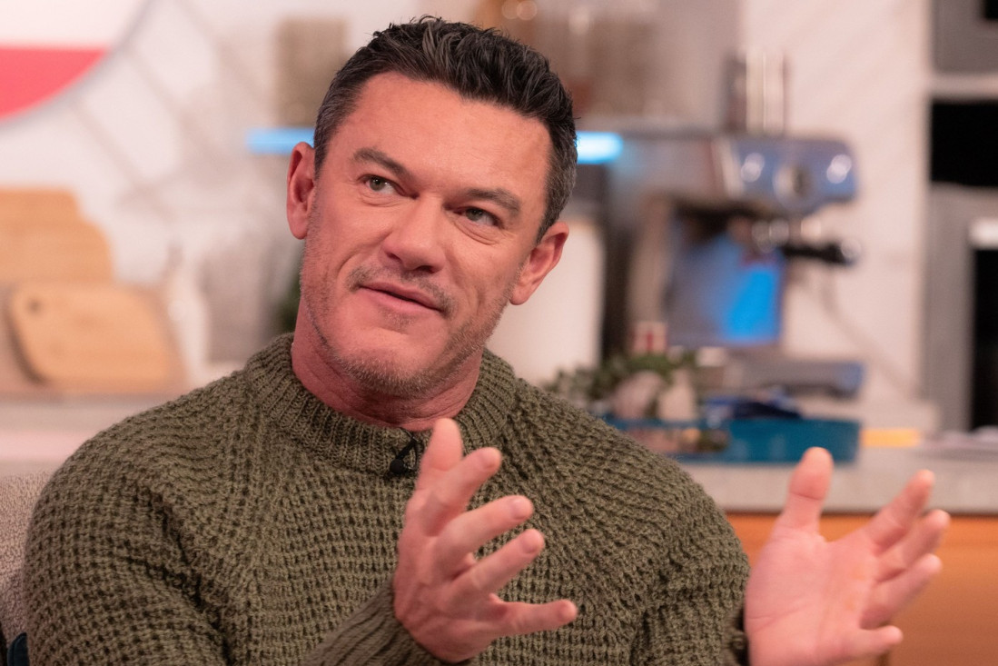 Glumac krio da je gej zbog odrastanja u Jehovinim svedocima: Bio sam savršena meta, maltretirali su me!