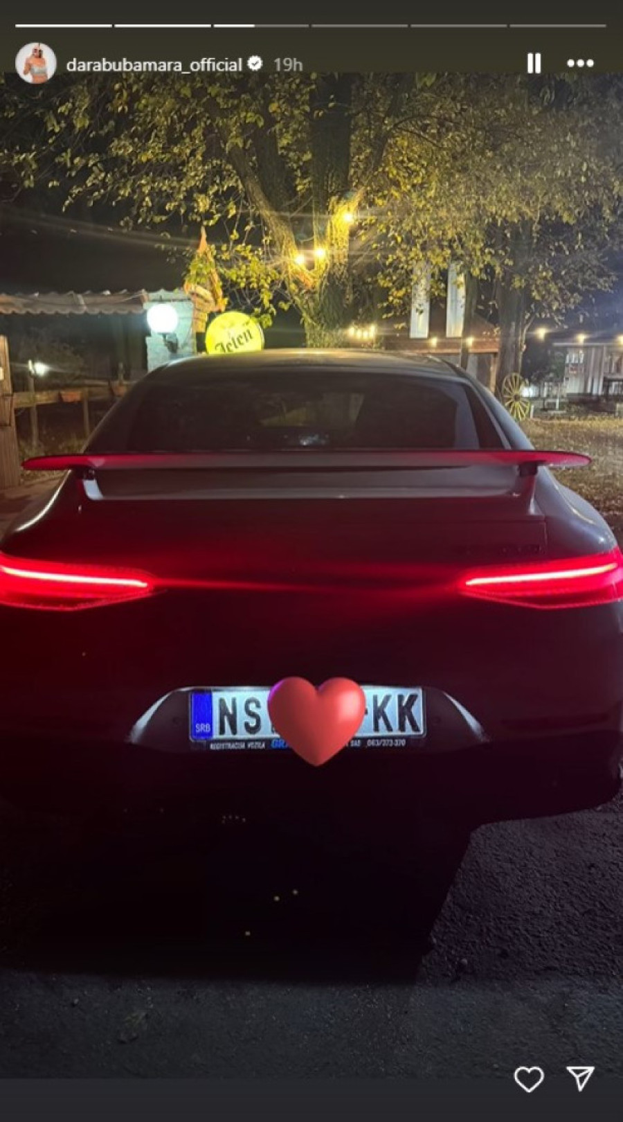 Ima se, može se! Dara poseduje vozni park od 500.000 evra, besnom mašinom počastila i sina (16)