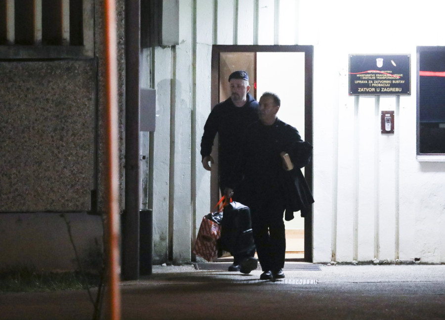 Vili Beroš izašao na slobodu! Bivši ministar pušten nakon 10 dana - Evo šta je poručio novinarima (FOTO)