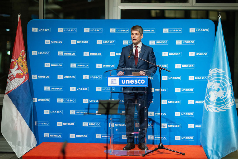 Dvadeset godina Visokih Dečana na Uneskovoj listi: Gujon u Parizu - srpska baština na Kosovu zaslužuje da živi