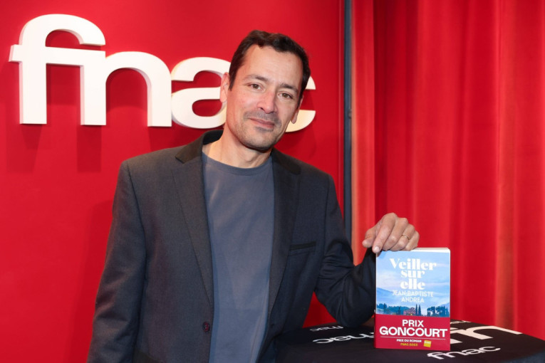 Roman ovenčan Gonkurovom nagradom u domaćim knjižarama: Žan-Batist Andrea je napisao žestoku ljubavnu priču o velikoj igri sudbine