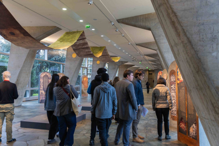 Srpsko blago kome se divi čitav Pariz: Pogledajte izložbu posvećenu našim crkvenim biserima na Kosovu i Metohiji (FOTO)