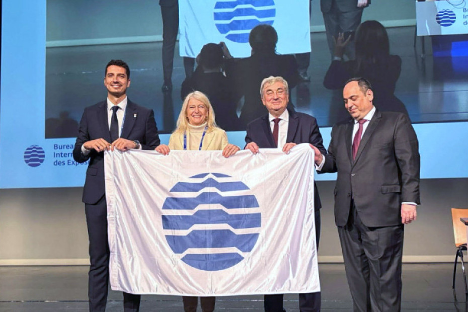 Srbiji uručena EXPO zastava u Parizu: Sledeće nedelje stiže u Beograd!