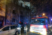 Buknuo požar u zgradi na Altini, šest osoba završilo na VMA (FOTO)