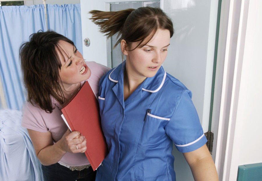 Strože kazne za napade na zaposlene u prosveti, zdravstvu i socijalnim ustanovama