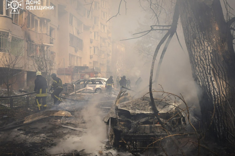 Rusi udarili na energetske ciljeve u Ukrajini! Četiri grada ostala bez struje, Kijev se plaši strašne zime (VIDEO)
