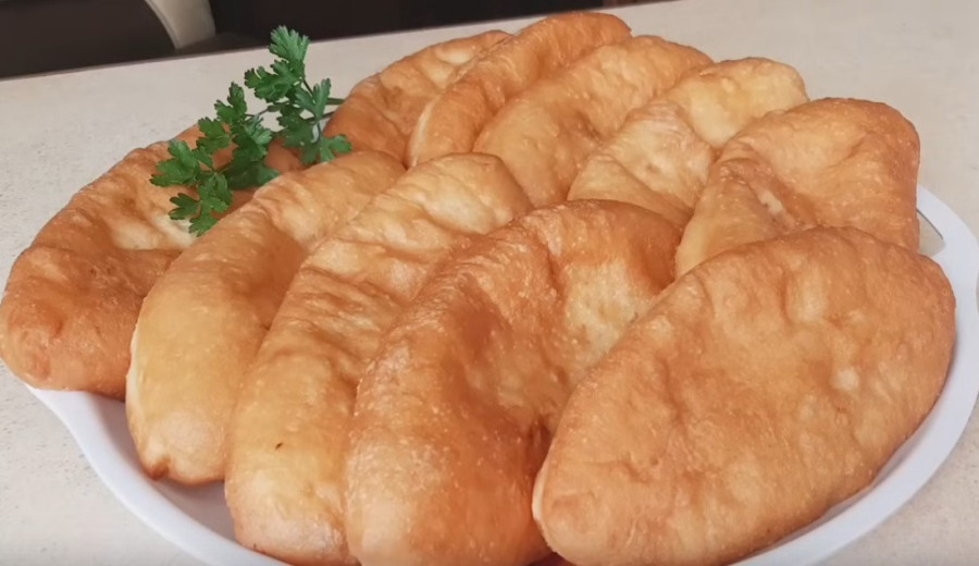 Recept dana: Ruske piroške od krompirovog testa sa nadevom od sira i šunke - savršene za zimske dane