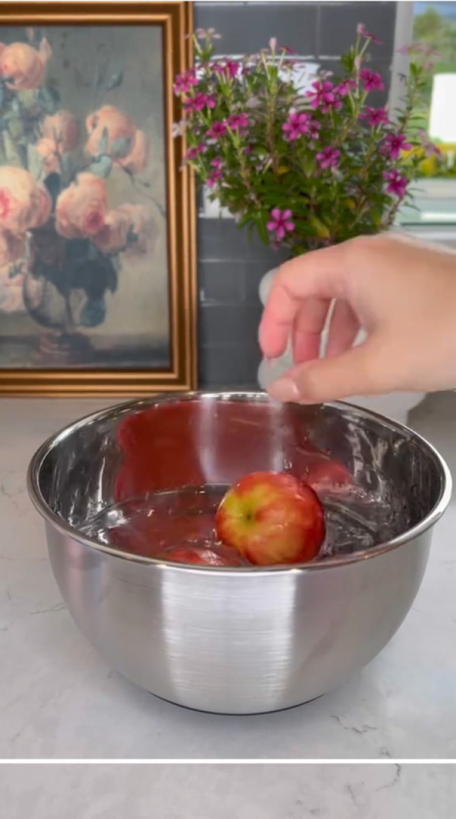 Neočekivane mogućnosti hidrogena: Titokerka podelila čak šest načina da ga iskoristite u kući i olakšate sebi čišćenje (VIDEO)