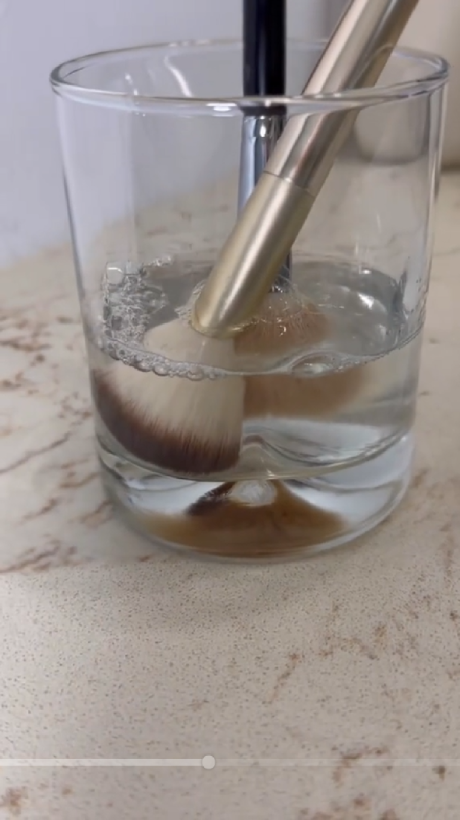 Neočekivane mogućnosti hidrogena: Titokerka podelila čak šest načina da ga iskoristite u kući i olakšate sebi čišćenje (VIDEO)